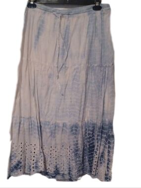 << Style & Co. White and Light Blue Tie-Dye Tiered Maxi Skirt with Eyelet Hem XL